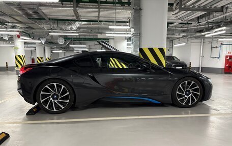 BMW i8 I рестайлинг, 2015 год, 6 375 000 рублей, 14 фотография