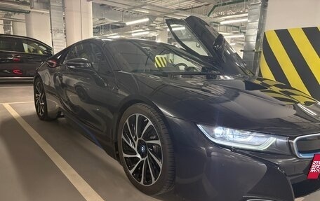 BMW i8 I рестайлинг, 2015 год, 6 375 000 рублей, 6 фотография