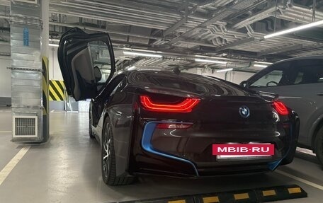 BMW i8 I рестайлинг, 2015 год, 6 375 000 рублей, 9 фотография