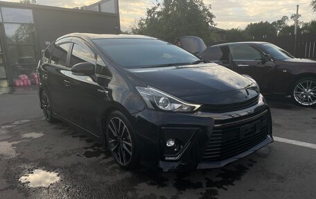 Toyota Prius Alpha I (ZVW40/41), 2017 год, 1 800 000 рублей, 3 фотография