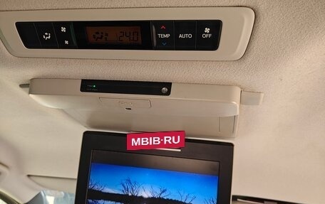 Toyota Voxy III, 2016 год, 2 100 000 рублей, 12 фотография