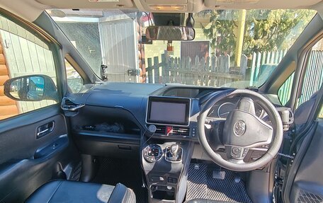 Toyota Voxy III, 2016 год, 2 100 000 рублей, 15 фотография