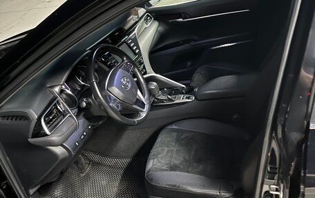 Toyota Camry, 2018 год, 2 400 000 рублей, 5 фотография