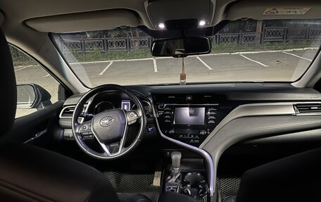 Toyota Camry, 2018 год, 2 400 000 рублей, 8 фотография