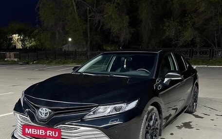 Toyota Camry, 2018 год, 2 400 000 рублей, 2 фотография