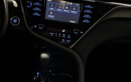 Toyota Camry, 2018 год, 2 400 000 рублей, 13 фотография