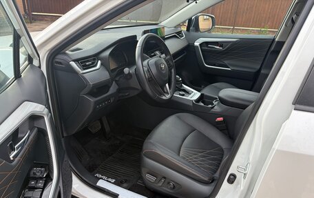 Toyota RAV4, 2024 год, 4 790 000 рублей, 9 фотография