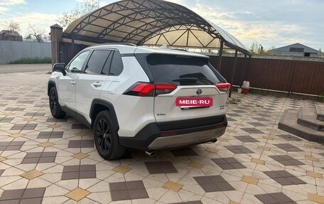 Toyota RAV4, 2024 год, 4 790 000 рублей, 4 фотография