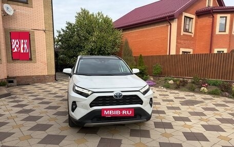 Toyota RAV4, 2024 год, 4 790 000 рублей, 2 фотография