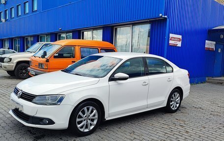 Volkswagen Jetta VI, 2013 год, 915 000 рублей, 2 фотография
