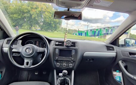 Volkswagen Jetta VI, 2013 год, 915 000 рублей, 6 фотография