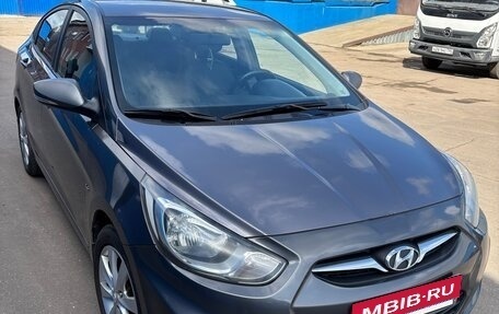 Hyundai Solaris II рестайлинг, 2011 год, 550 000 рублей, 8 фотография