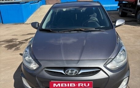 Hyundai Solaris II рестайлинг, 2011 год, 550 000 рублей, 2 фотография