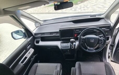 Honda Stepwgn IV, 2018 год, 2 120 000 рублей, 10 фотография