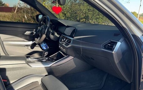 BMW 3 серия, 2019 год, 3 750 000 рублей, 13 фотография