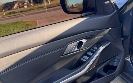 BMW 3 серия, 2019 год, 3 750 000 рублей, 14 фотография