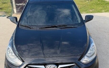 Hyundai Solaris II рестайлинг, 2014 год, 715 000 рублей, 3 фотография