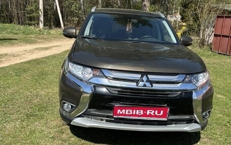 Mitsubishi Outlander III рестайлинг 3, 2018 год, 2 900 000 рублей, 1 фотография