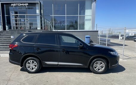 Mitsubishi Outlander III рестайлинг 3, 2021 год, 2 450 000 рублей, 4 фотография