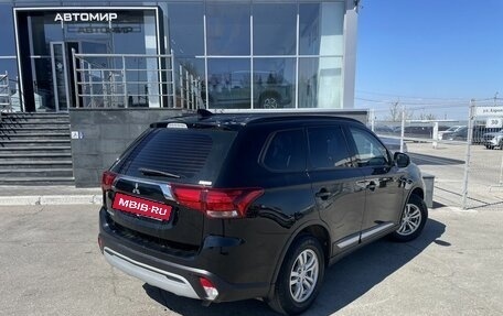 Mitsubishi Outlander III рестайлинг 3, 2021 год, 2 450 000 рублей, 5 фотография