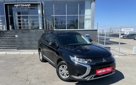 Mitsubishi Outlander III рестайлинг 3, 2021 год, 2 450 000 рублей, 3 фотография