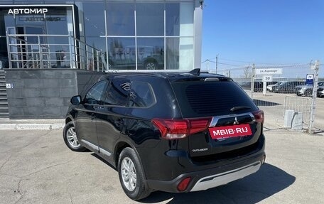 Mitsubishi Outlander III рестайлинг 3, 2021 год, 2 450 000 рублей, 7 фотография