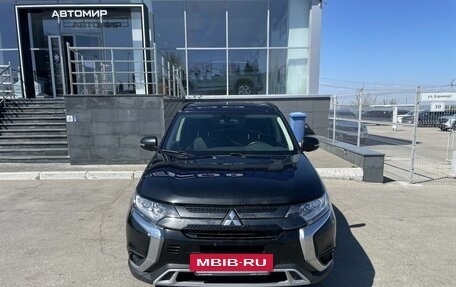 Mitsubishi Outlander III рестайлинг 3, 2021 год, 2 450 000 рублей, 2 фотография