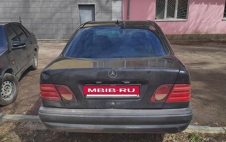 Mercedes-Benz E-Класс, 1996 год, 240 000 рублей, 11 фотография
