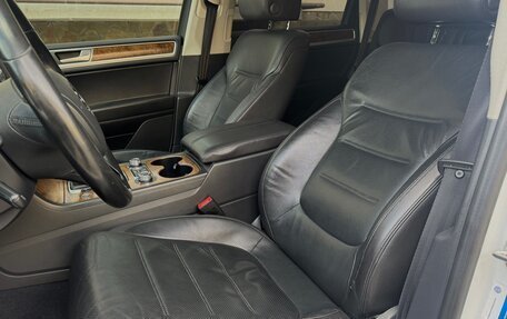 Volkswagen Touareg III, 2015 год, 2 600 000 рублей, 11 фотография