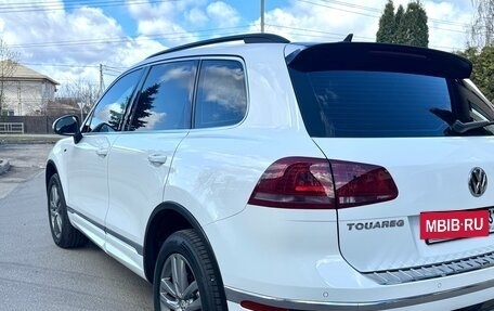 Volkswagen Touareg III, 2015 год, 2 600 000 рублей, 3 фотография