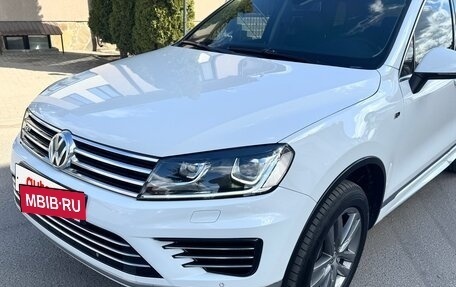 Volkswagen Touareg III, 2015 год, 2 600 000 рублей, 2 фотография