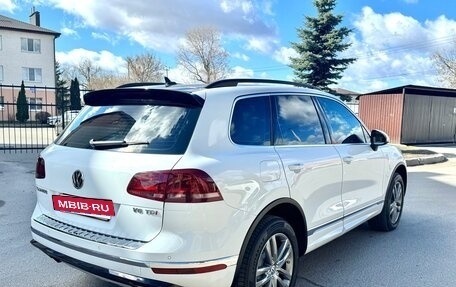 Volkswagen Touareg III, 2015 год, 2 600 000 рублей, 4 фотография
