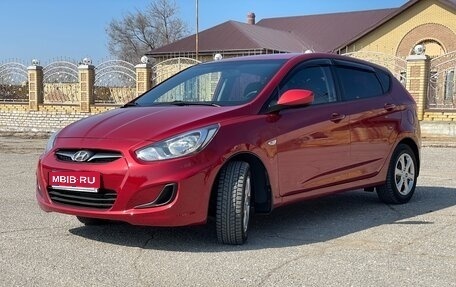 Hyundai Solaris II рестайлинг, 2012 год, 730 000 рублей, 1 фотография