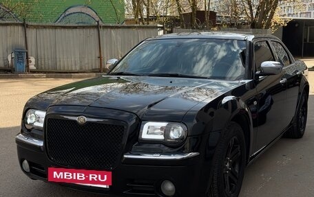 Chrysler 300C II, 2005 год, 1 150 000 рублей, 4 фотография