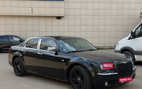 Chrysler 300C II, 2005 год, 1 150 000 рублей, 5 фотография