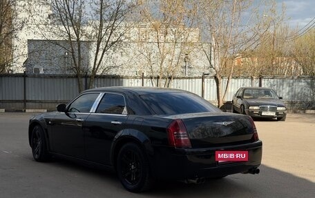 Chrysler 300C II, 2005 год, 1 150 000 рублей, 6 фотография