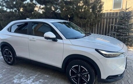 Honda Vezel, 2023 год, 1 849 000 рублей, 3 фотография