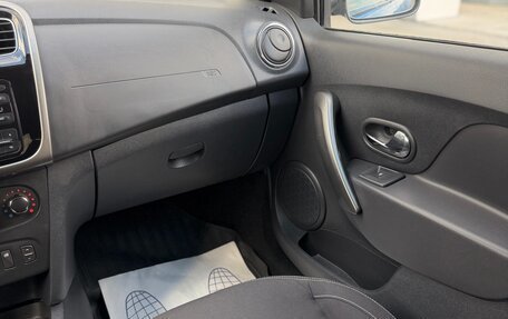 Renault Logan II, 2015 год, 775 000 рублей, 32 фотография