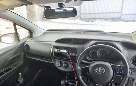 Toyota Vitz, 2018 год, 960 000 рублей, 10 фотография
