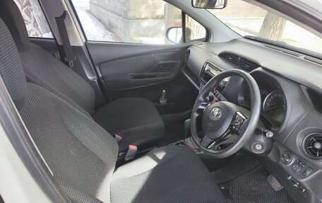 Toyota Vitz, 2018 год, 960 000 рублей, 9 фотография