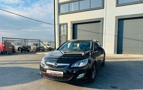 Opel Astra J, 2011 год, 799 999 рублей, 2 фотография