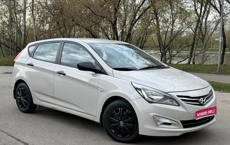 Hyundai Solaris II рестайлинг, 2015 год, 890 000 рублей, 1 фотография
