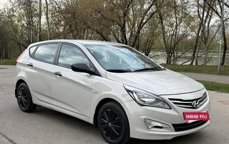 Hyundai Solaris II рестайлинг, 2015 год, 890 000 рублей, 11 фотография
