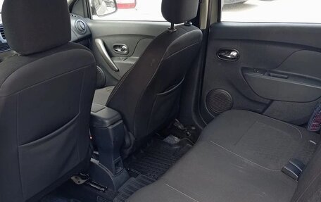 Renault Logan II, 2014 год, 750 000 рублей, 2 фотография