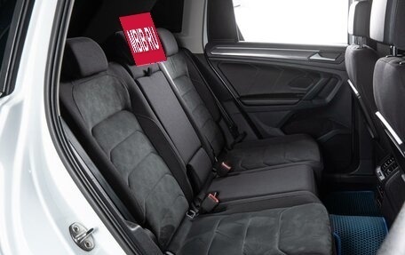 Volkswagen Tiguan II, 2018 год, 2 800 000 рублей, 7 фотография