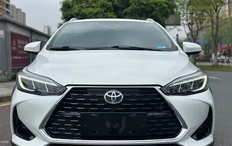 Toyota Yaris XP150 рестайлинг, 2023 год, 998 000 рублей, 2 фотография