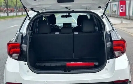 Toyota Yaris XP150 рестайлинг, 2023 год, 998 000 рублей, 6 фотография