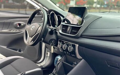 Toyota Yaris XP150 рестайлинг, 2023 год, 998 000 рублей, 18 фотография