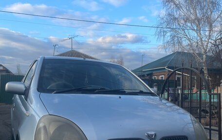 Toyota Vitz, 2000 год, 340 000 рублей, 1 фотография