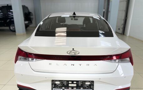 Hyundai Elantra, 2022 год, 1 950 000 рублей, 7 фотография